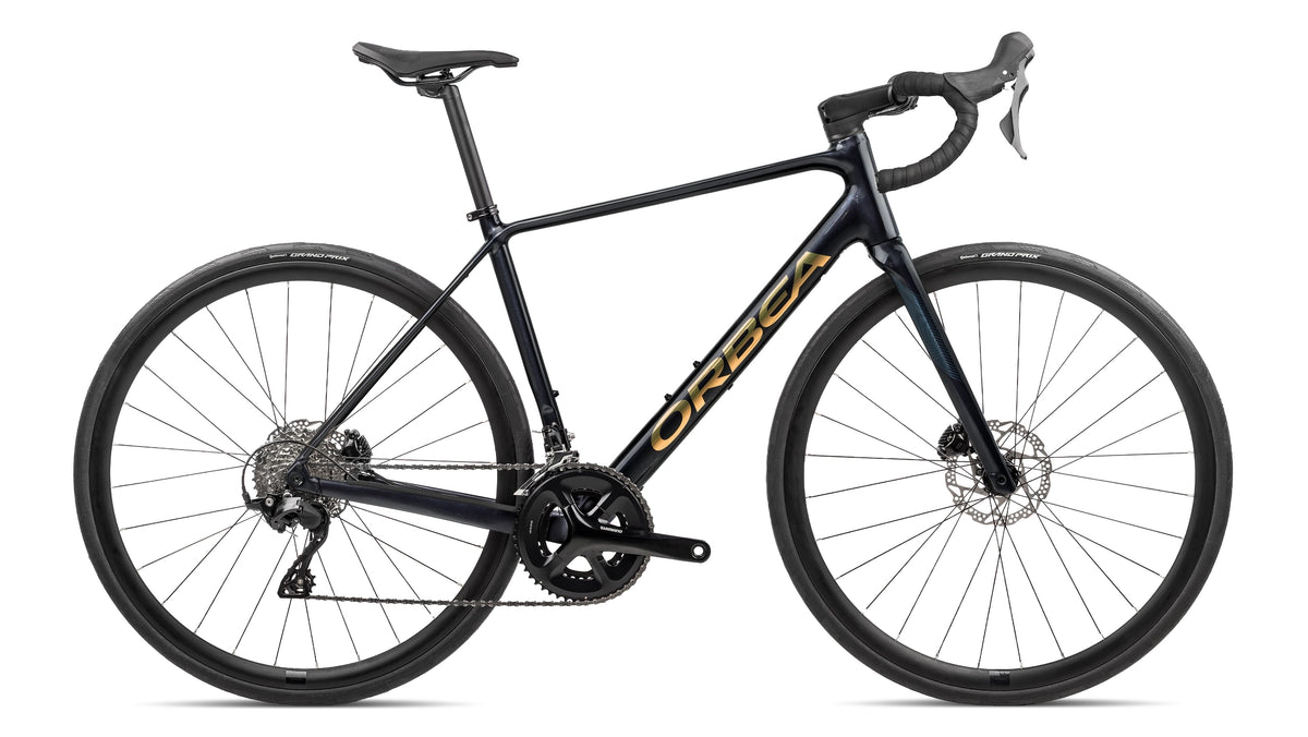 Orbea Avant H30 2027 in zwei verschiedenen Farben